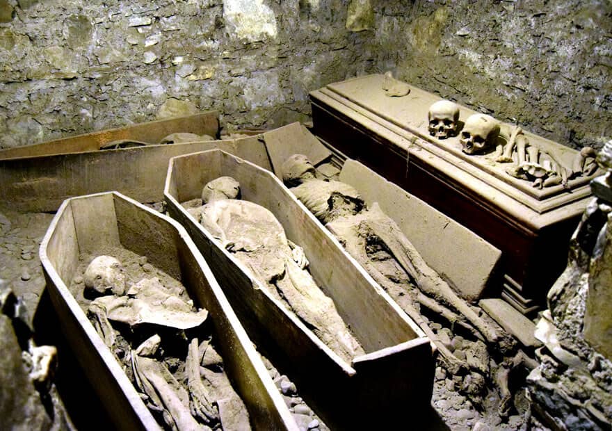 The Crypt's Atmosphere
