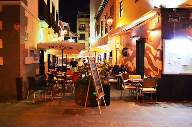 Artisan Shops & Eateries