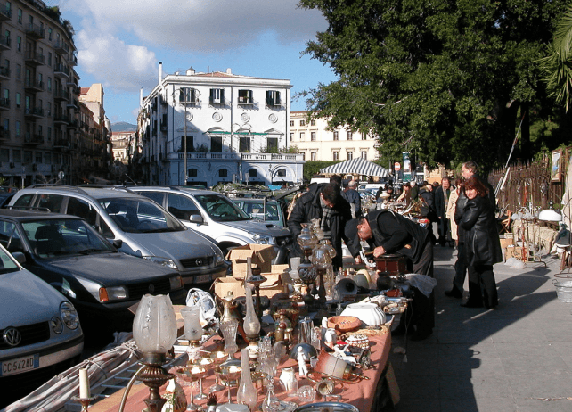 Sunday Flea Market