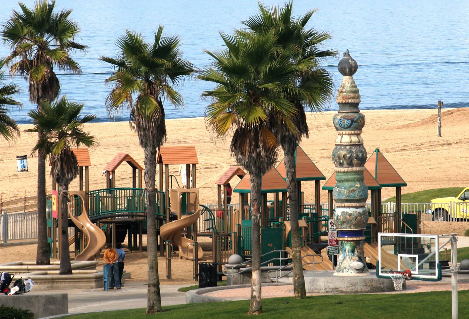 Promenade & Play Area
