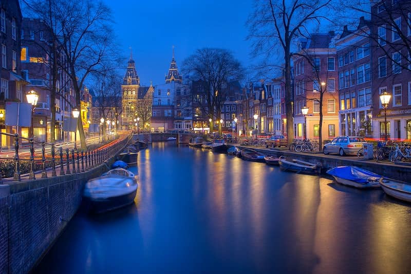 Quaint Canals & Cobblestones