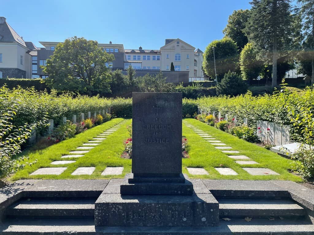 City's Largest Cemetery