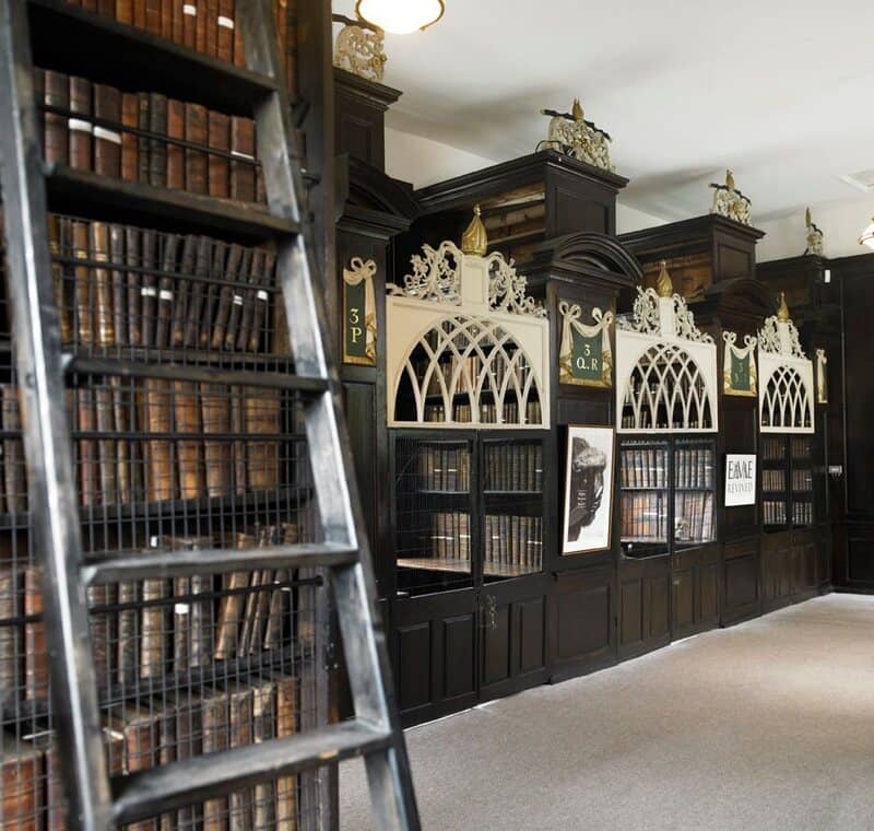 The 'Cage' Reading Enclosure