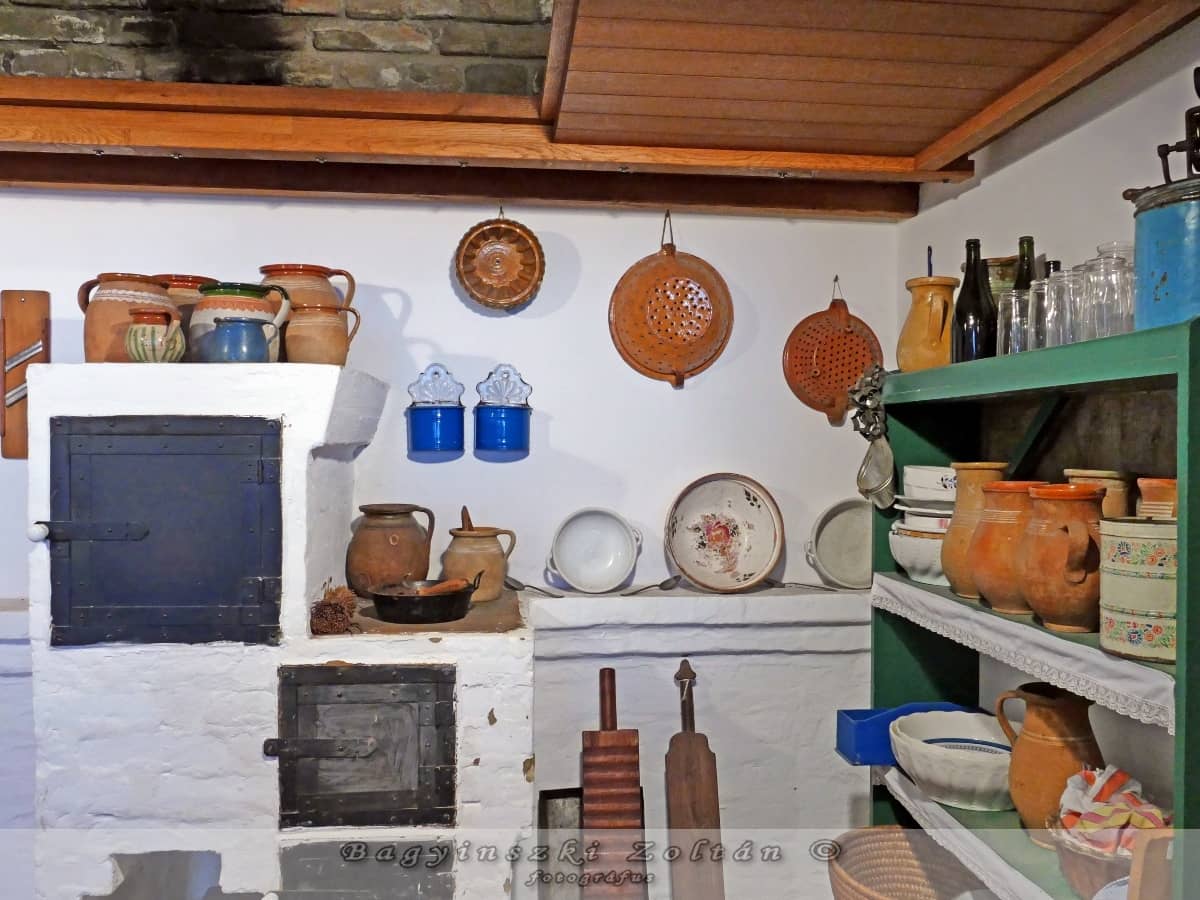 Traditional Kitchen & Stove