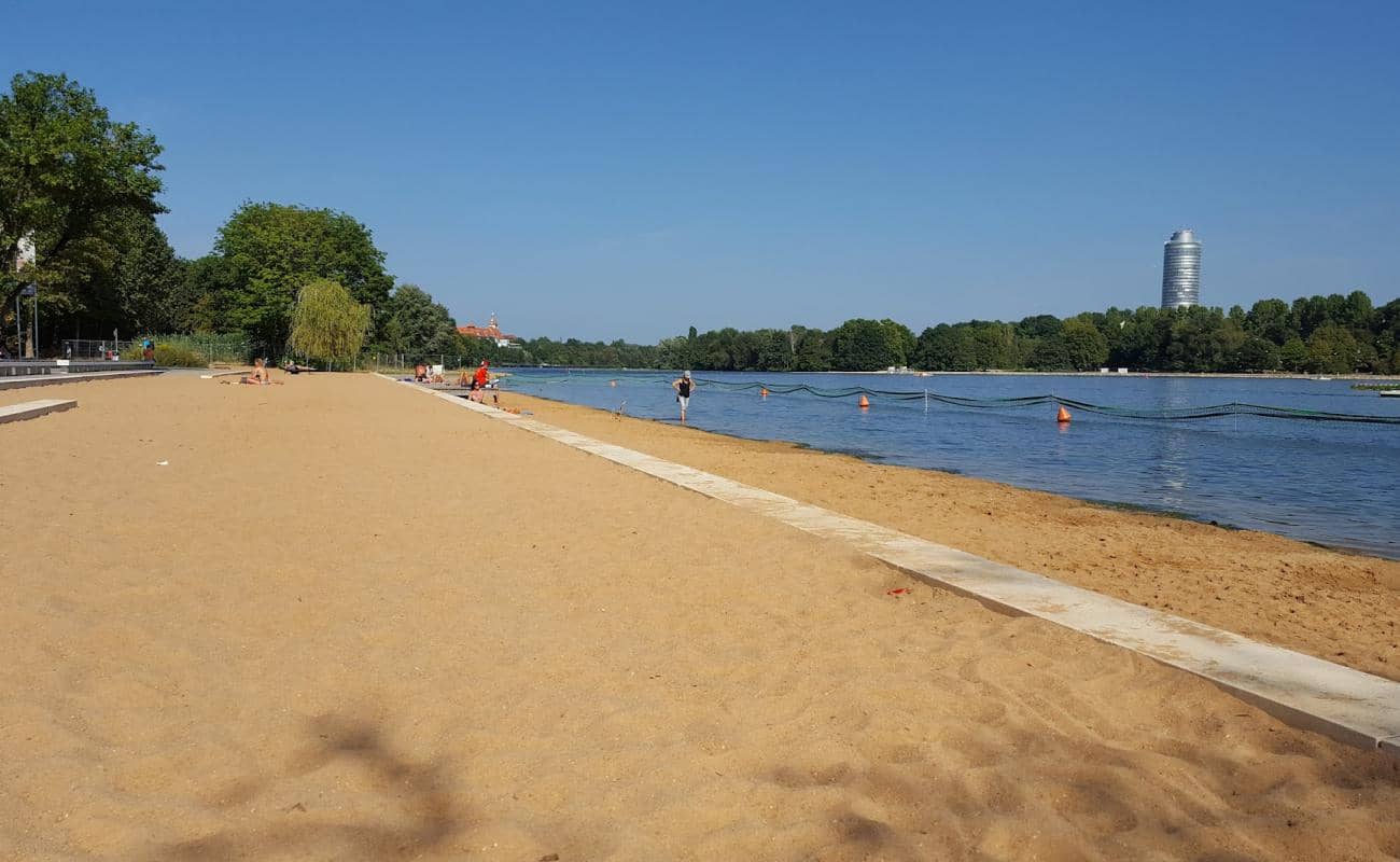 Sandstrand (Sandy Beach)