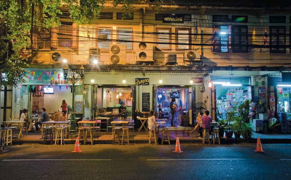 Local Cafes & Eateries