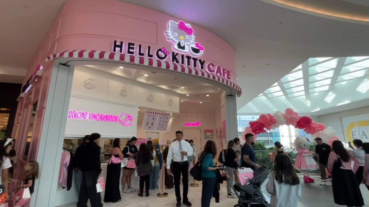 Hello Kitty Cafe