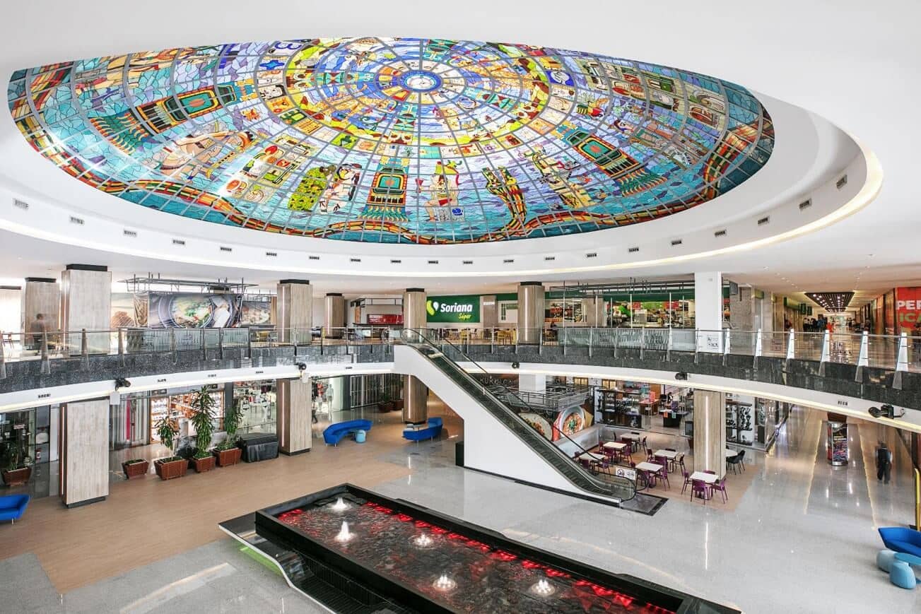 Kukulcan Plaza & Luxury Avenue