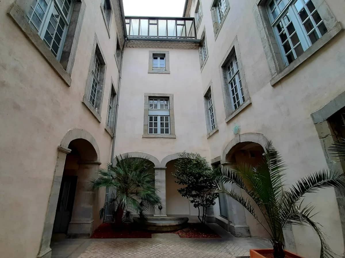 Charming Courtyard Garden