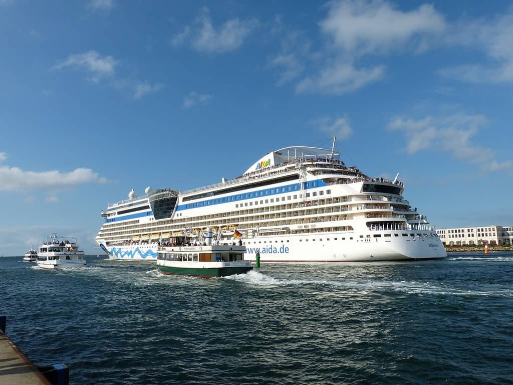 Ship Spotting Spectacle