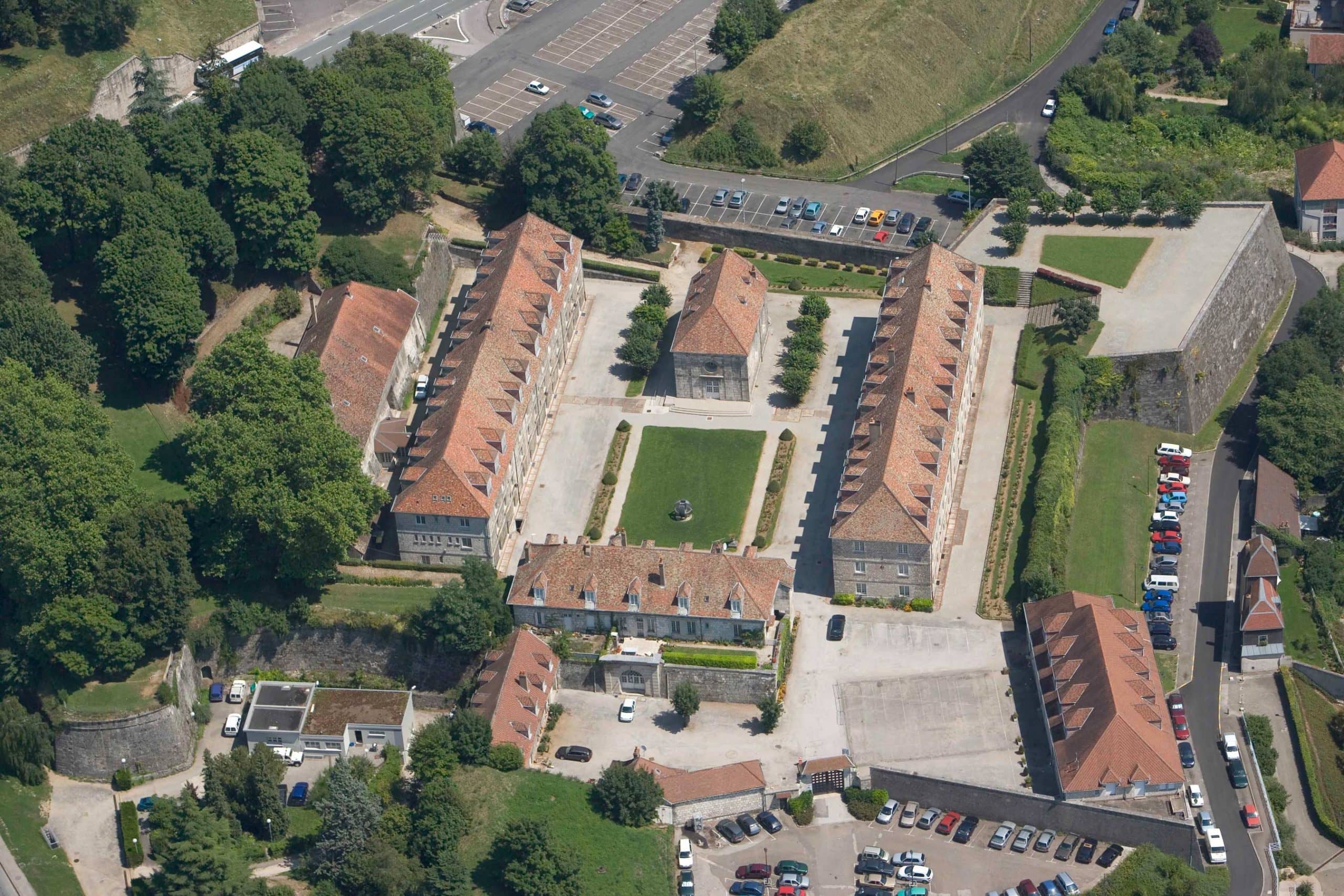 Haut Battant Location