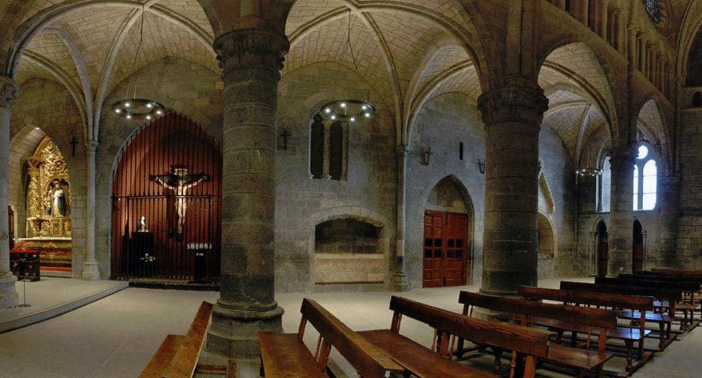 Cloister and Enel Omorio's Tomb