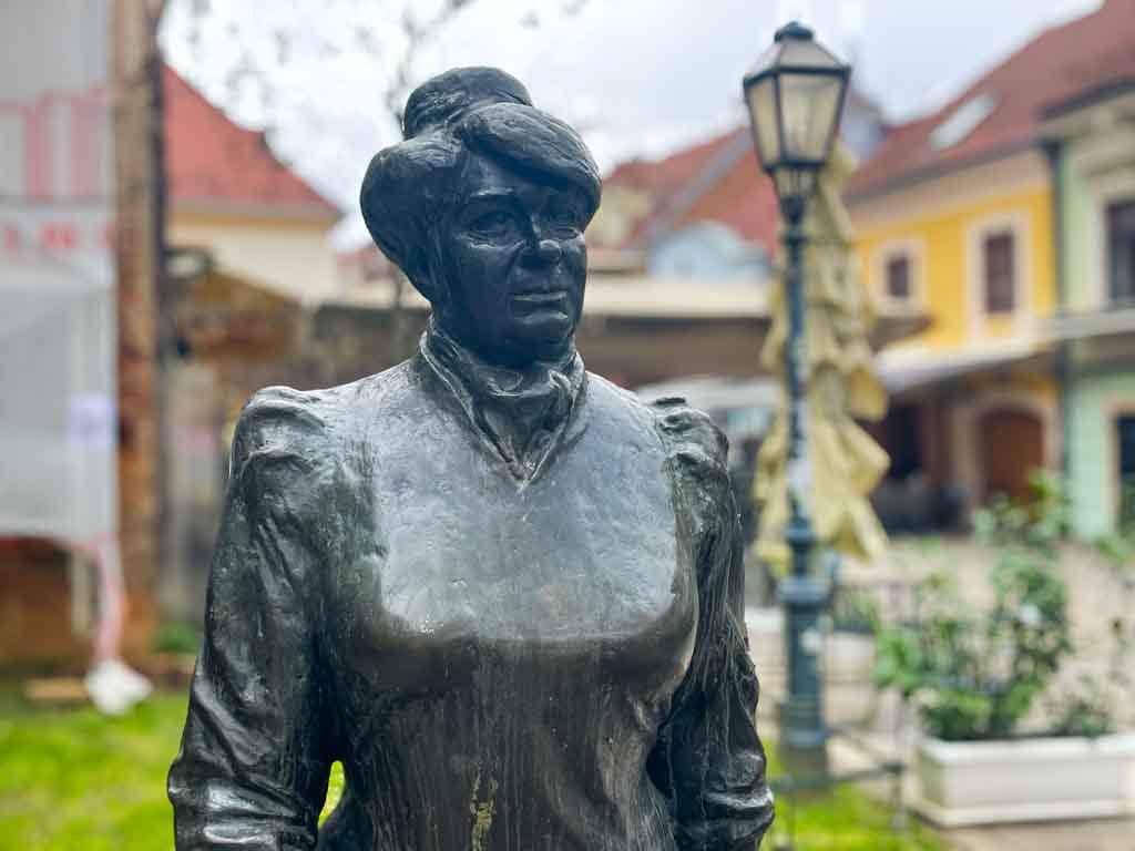 Street Art & Statues