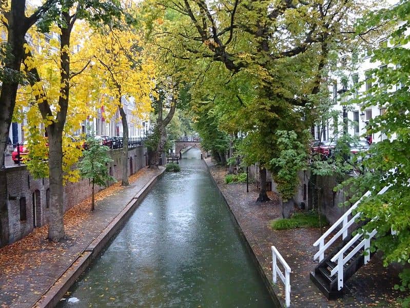 Canal-side Cafes