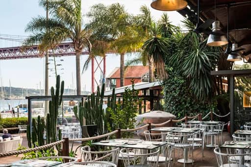 Lively Waterfront Dining