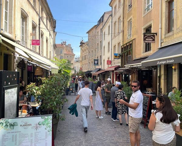 Local Boutiques and Cafés