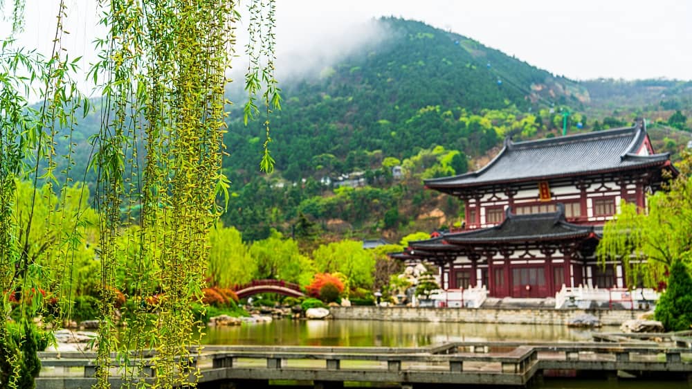 Li Shan Mountain Ascent