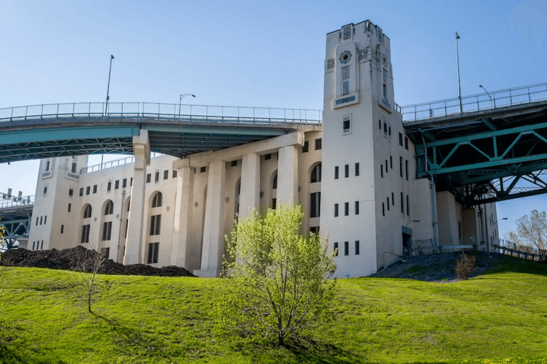 Art Deco Pavilions