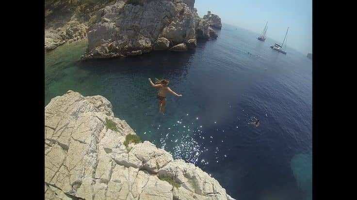Island Jumping Spot