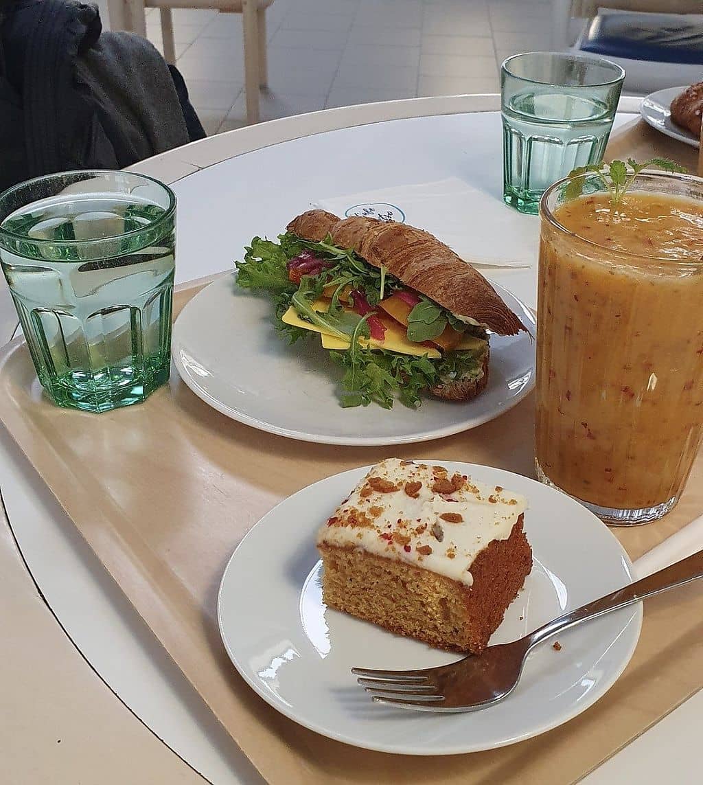 Cozy Cafe Ambiance