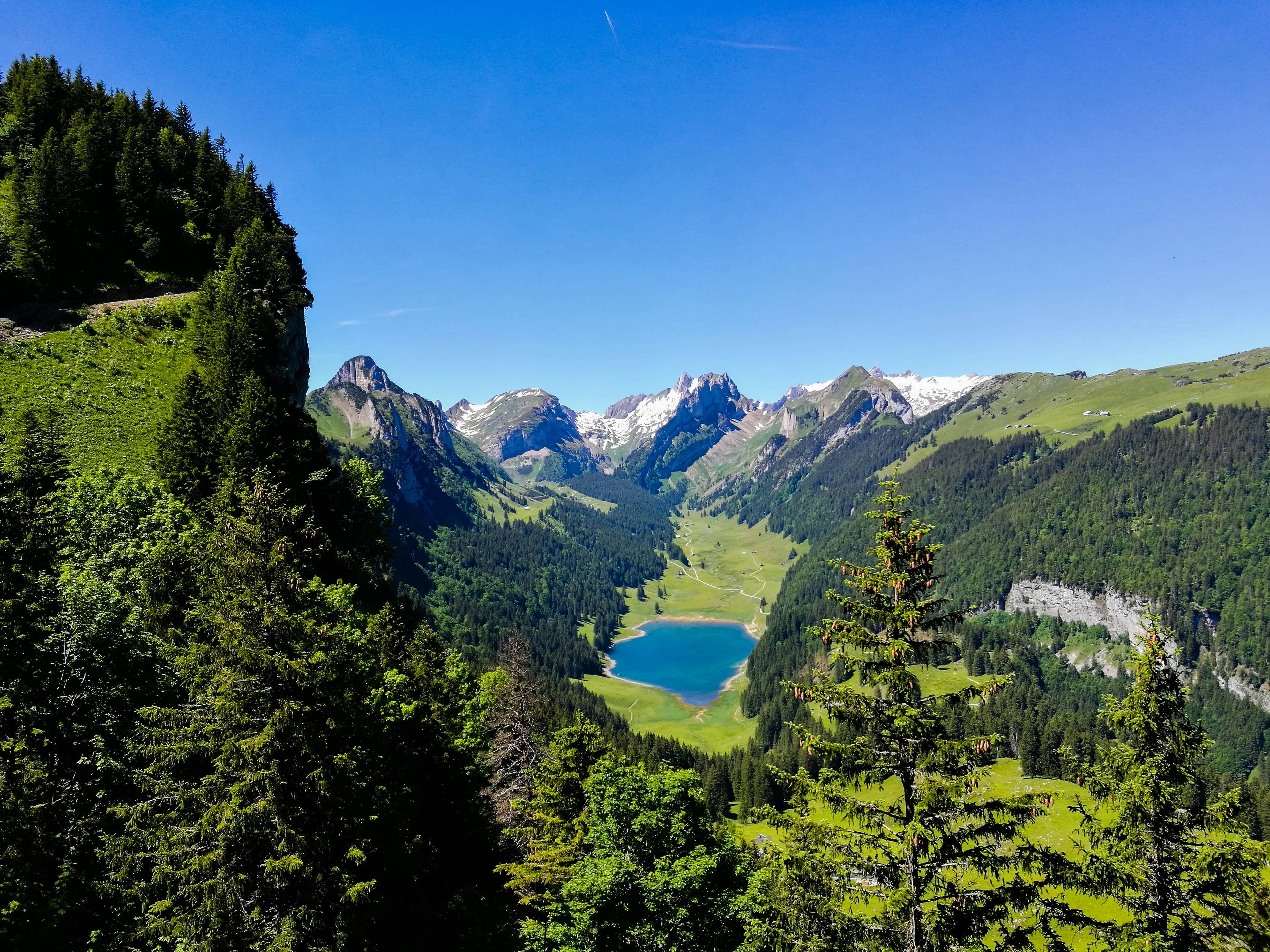 Hinter Lake