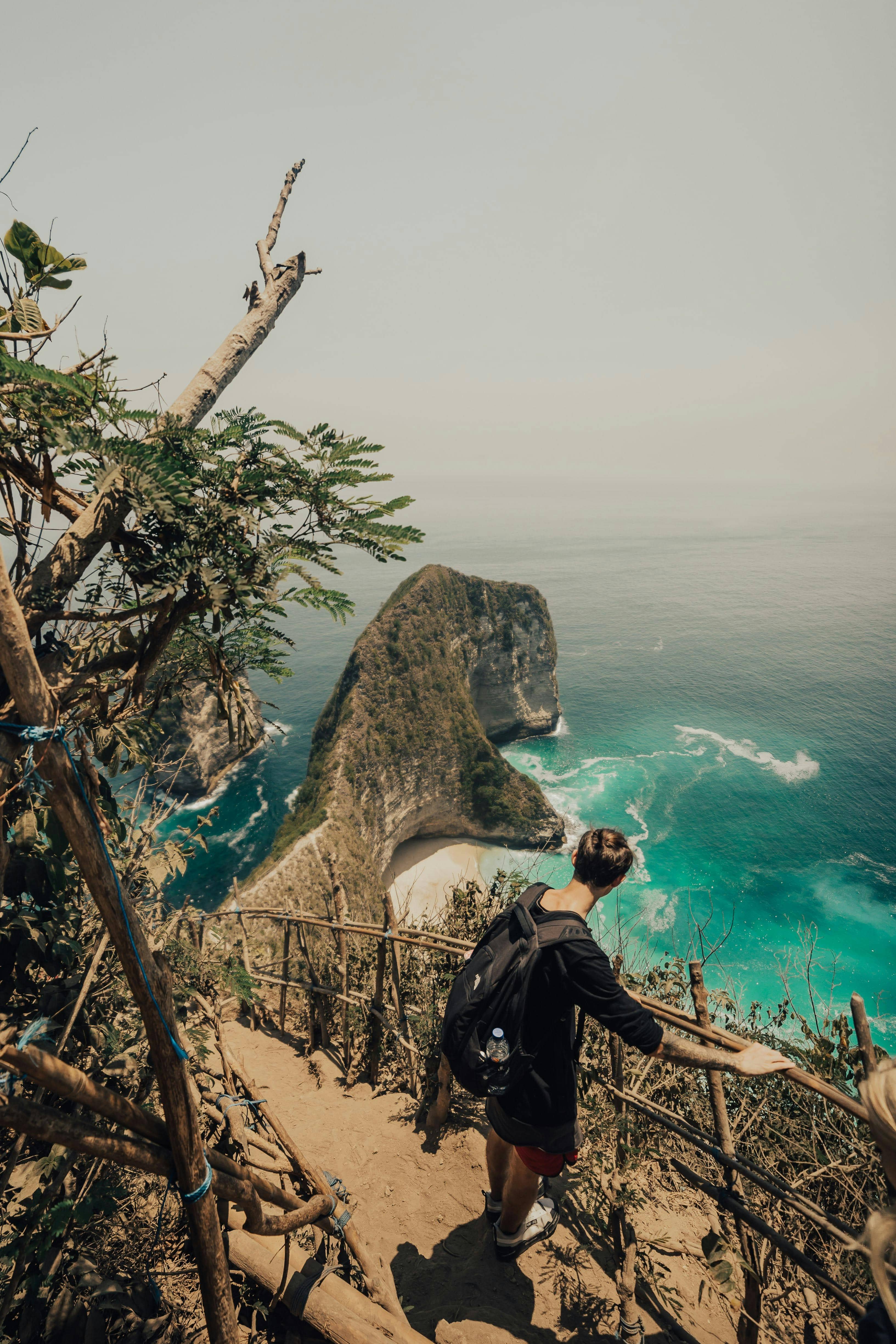 Descent to Kelingking Beach