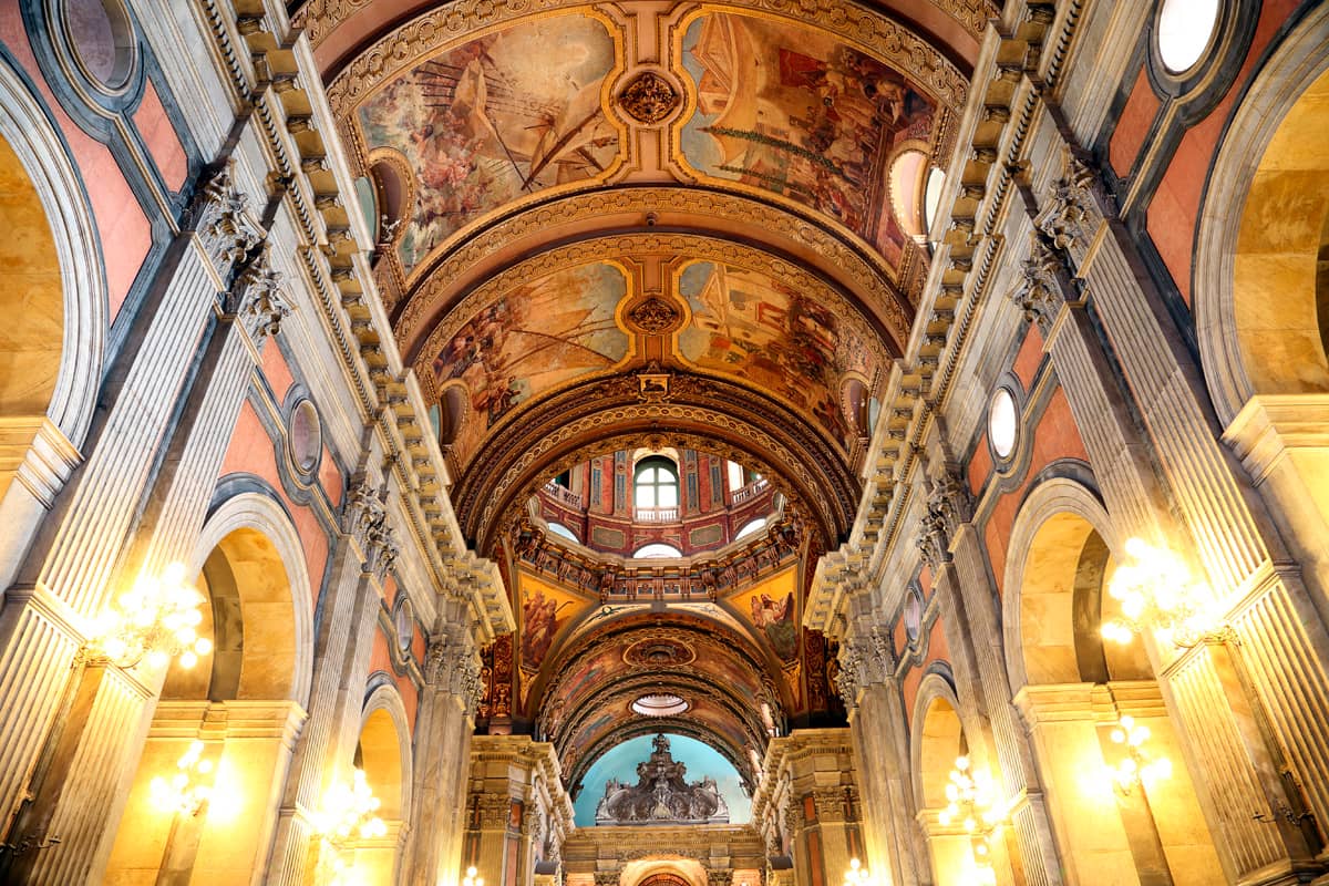 Spectacular Interior