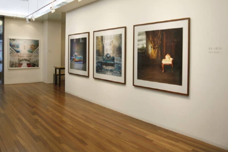 Serene Museum Atmosphere