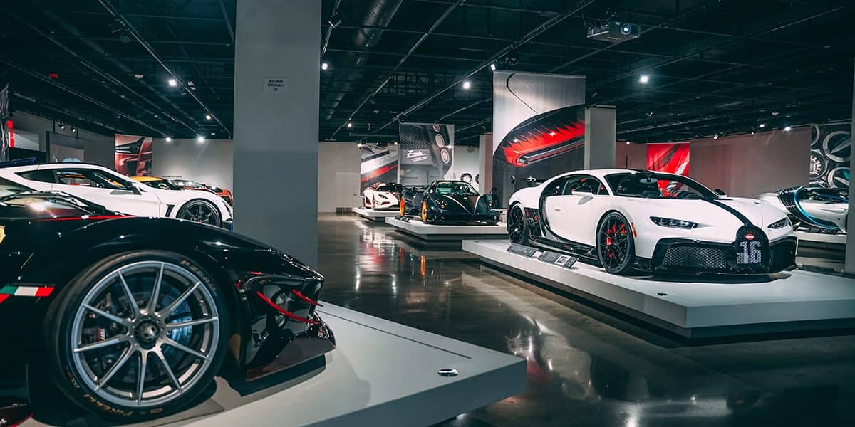 Hypercars & Supercars