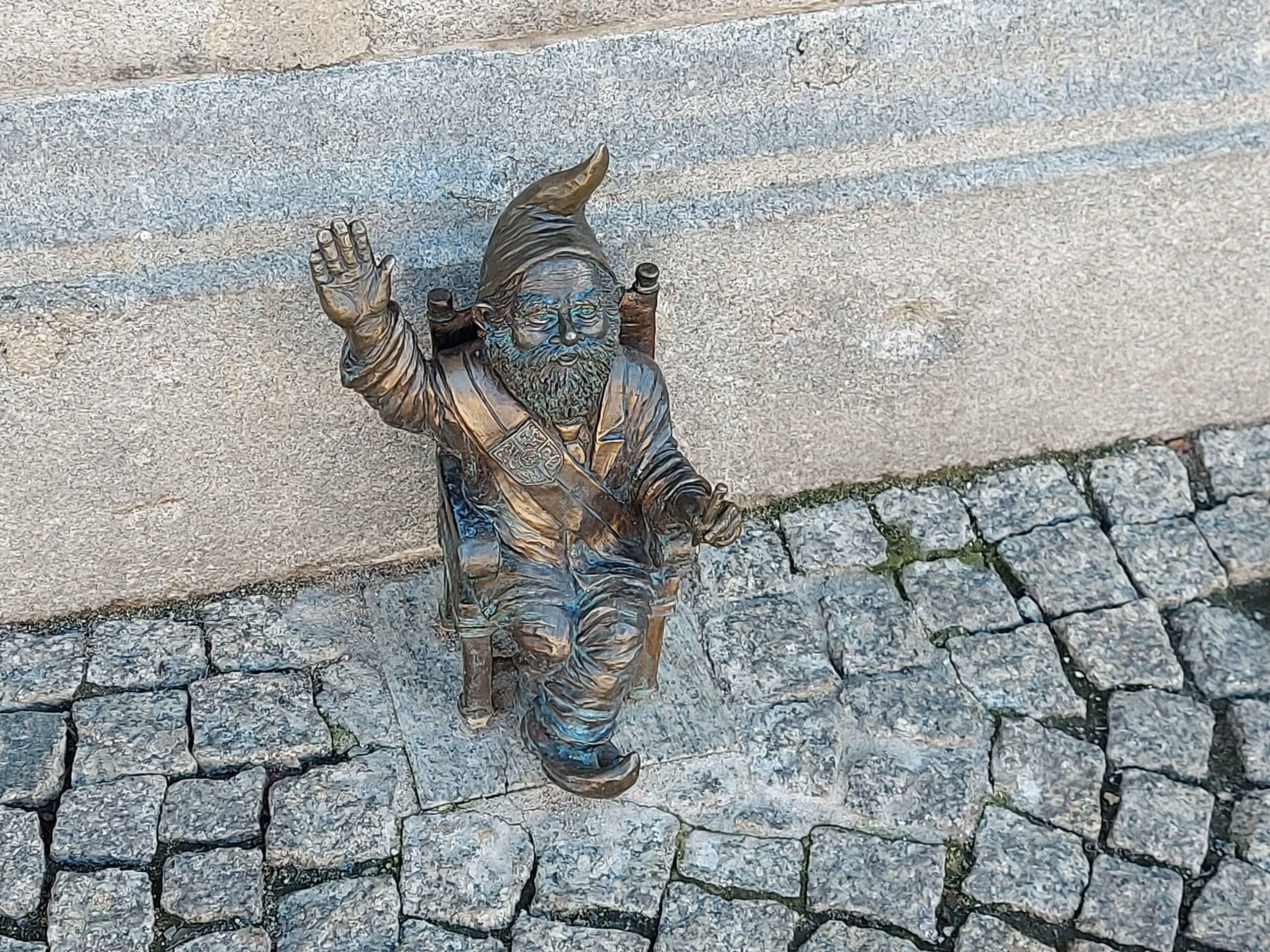 Cobbled Streets & Gnomes