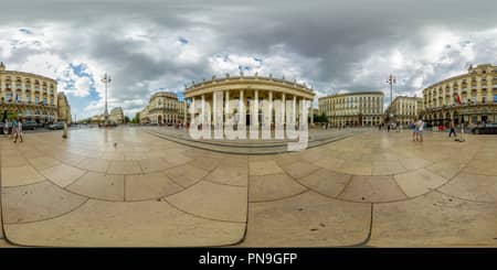 Place de la Comédie Views