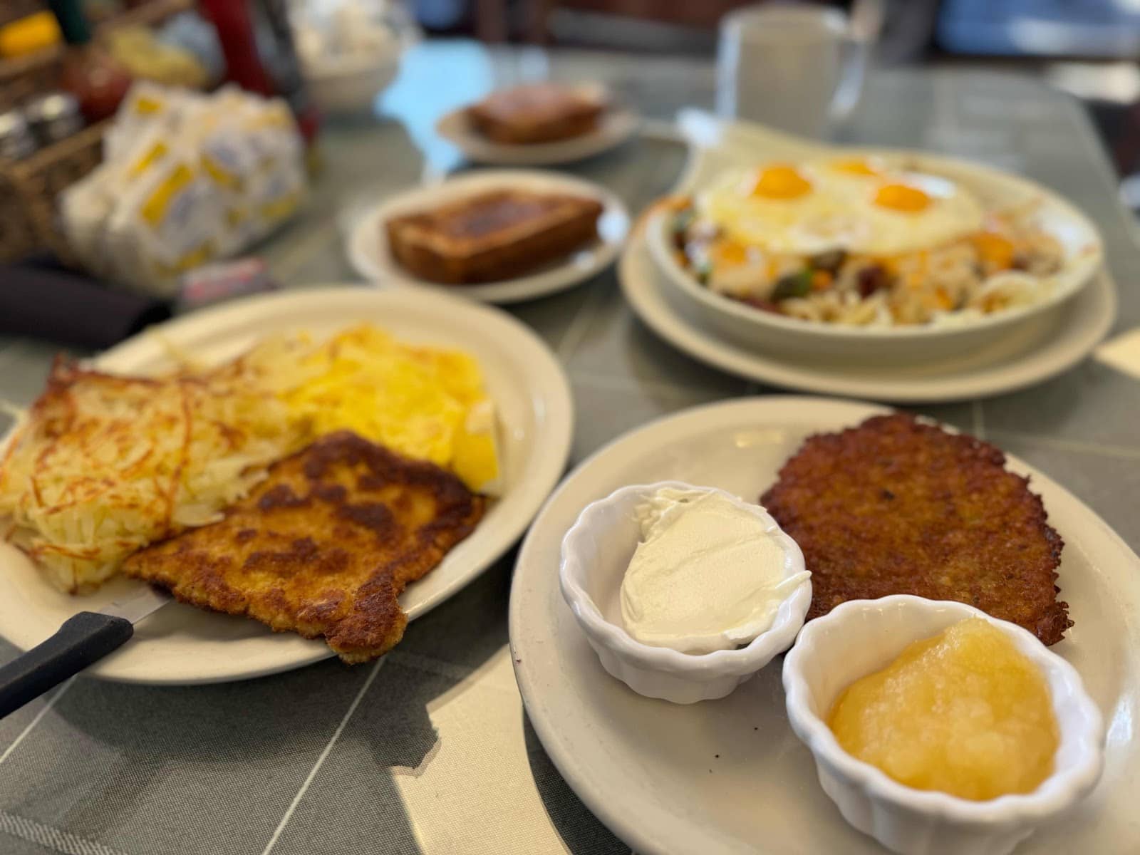 Scenic Breakfast Spots