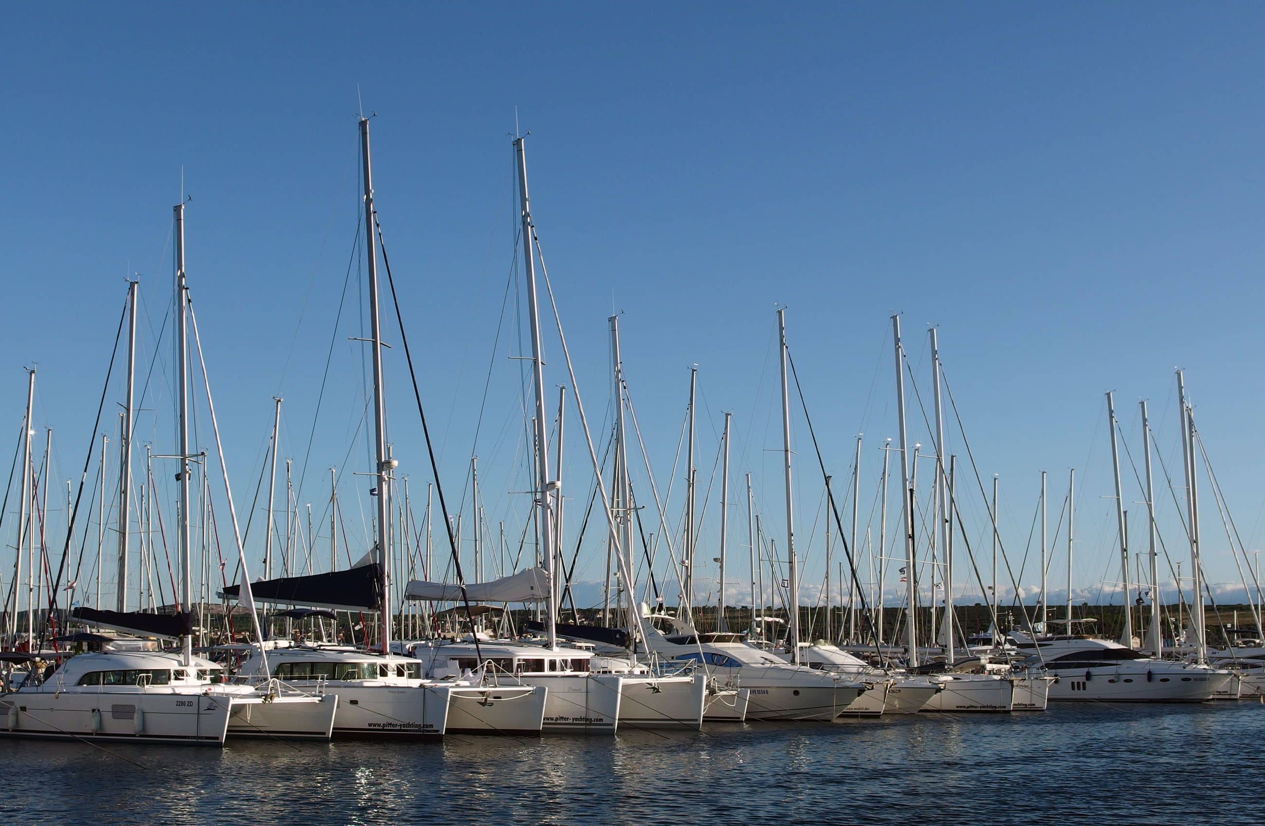 Luxury Yachts & Marina Life