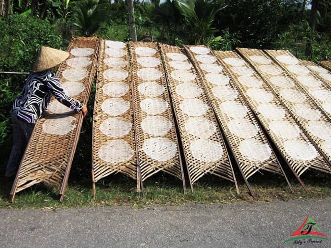 Local Crafts and Cuisine