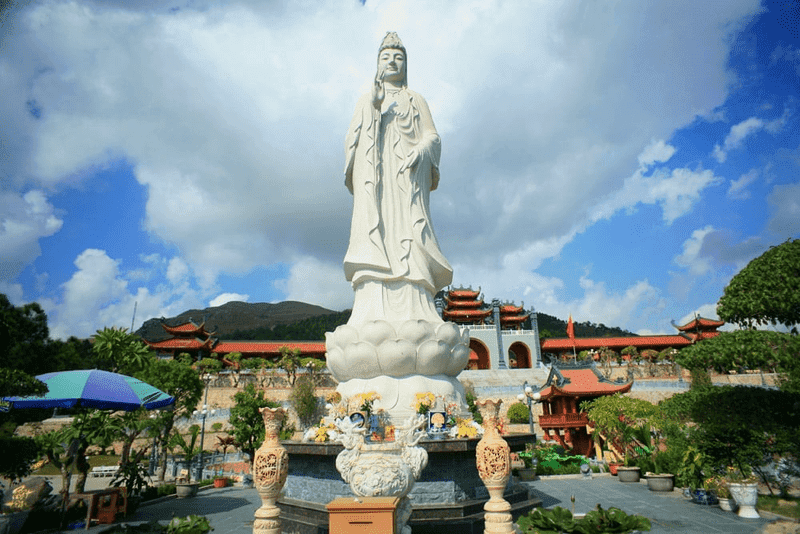 Ornate Statues & Art