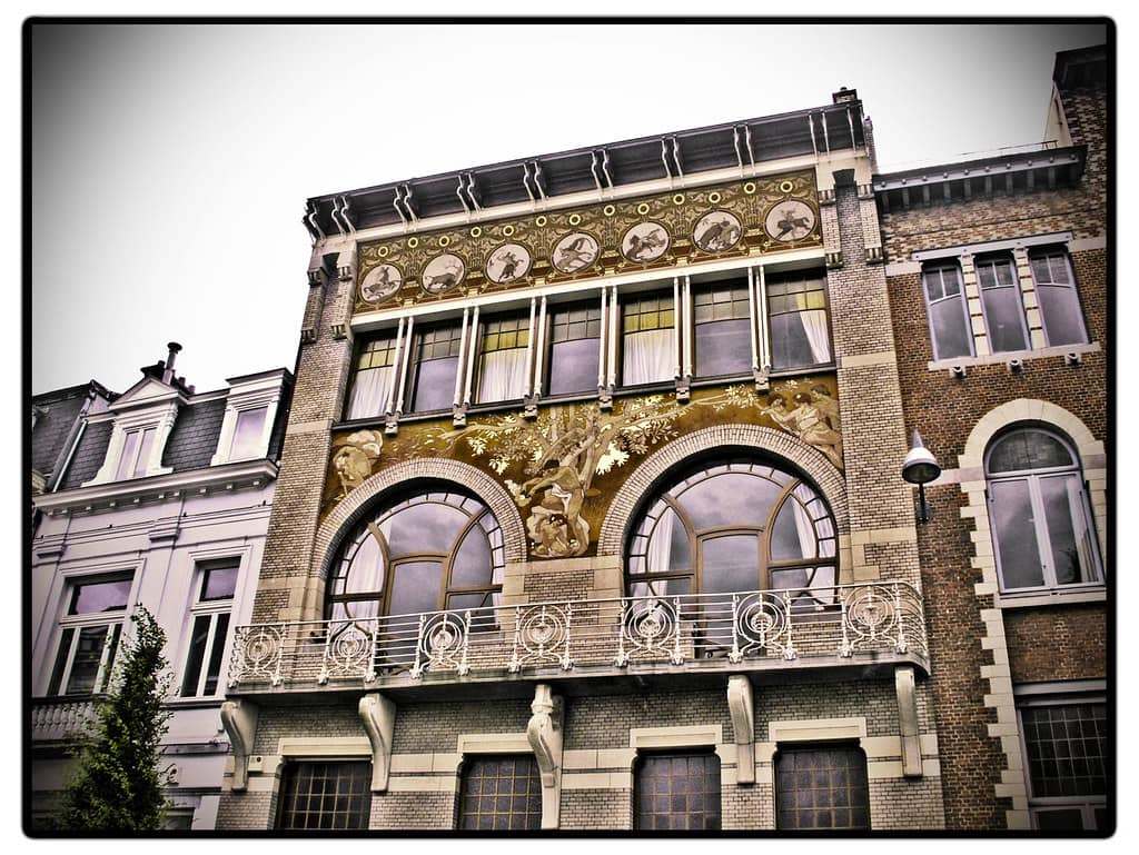 Art Nouveau Architecture Tour