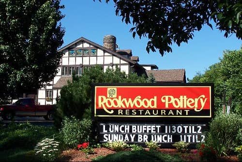 Lively Dining & Nightlife