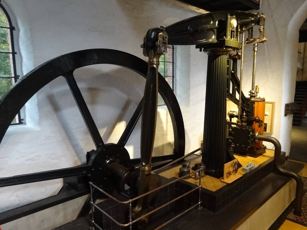 Full-Size Steam Machine