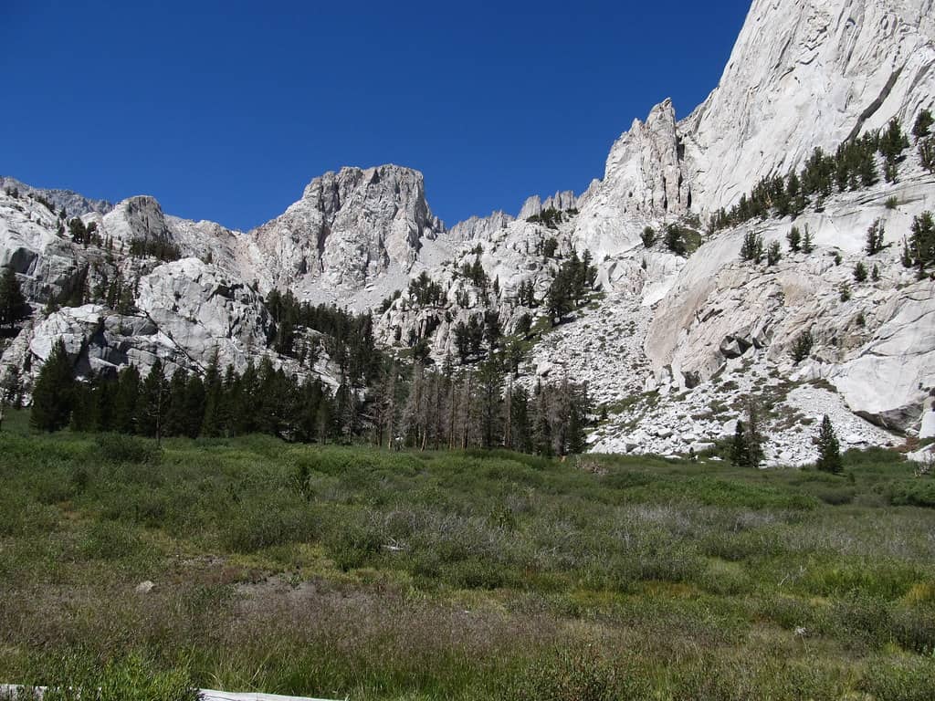 Alpine Lakes & Mountain Vistas
