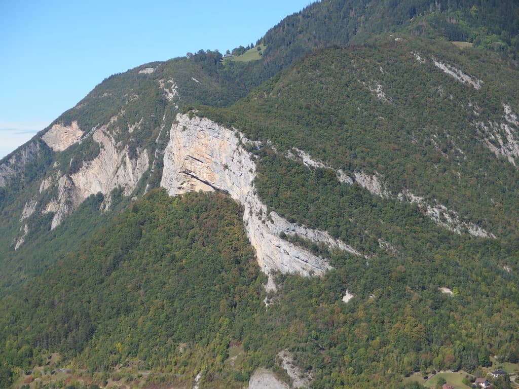 The Crêt de Roc Trail