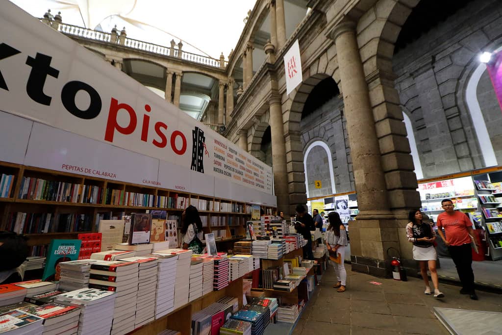 Book Lover's Paradise (FIL Minería)