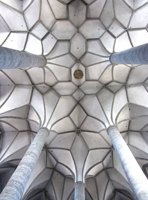 Pillar and Ceiling Design