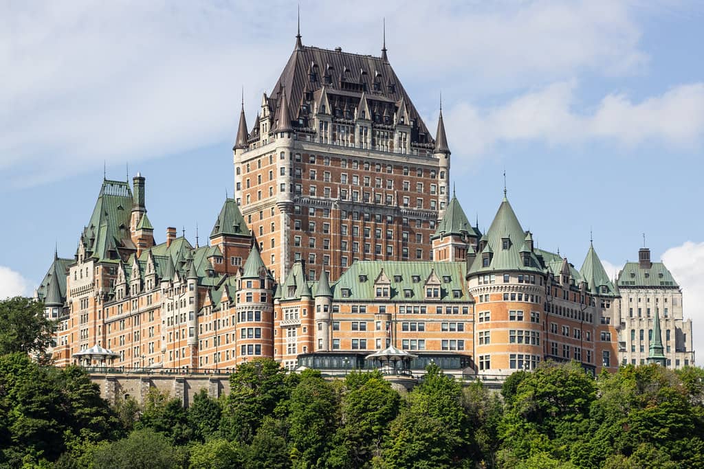 Proximity to Old Quebec