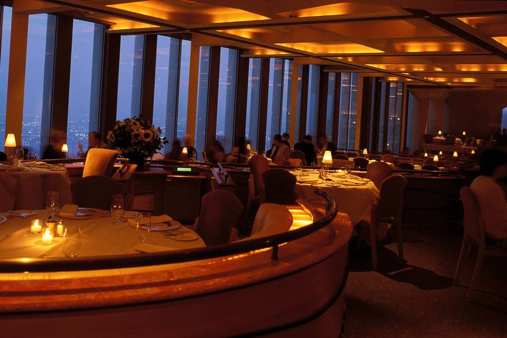 Restaurant & Bar