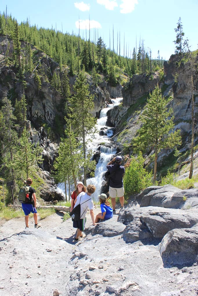 Hiking Trail to the Falls