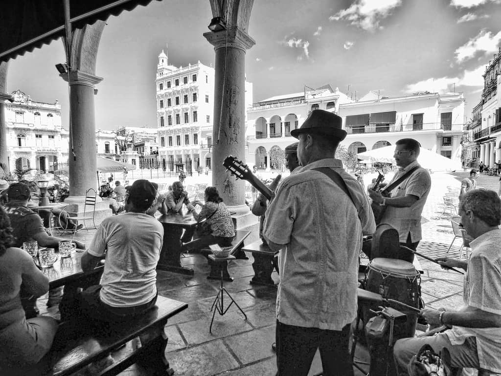 Live Music & Dancing