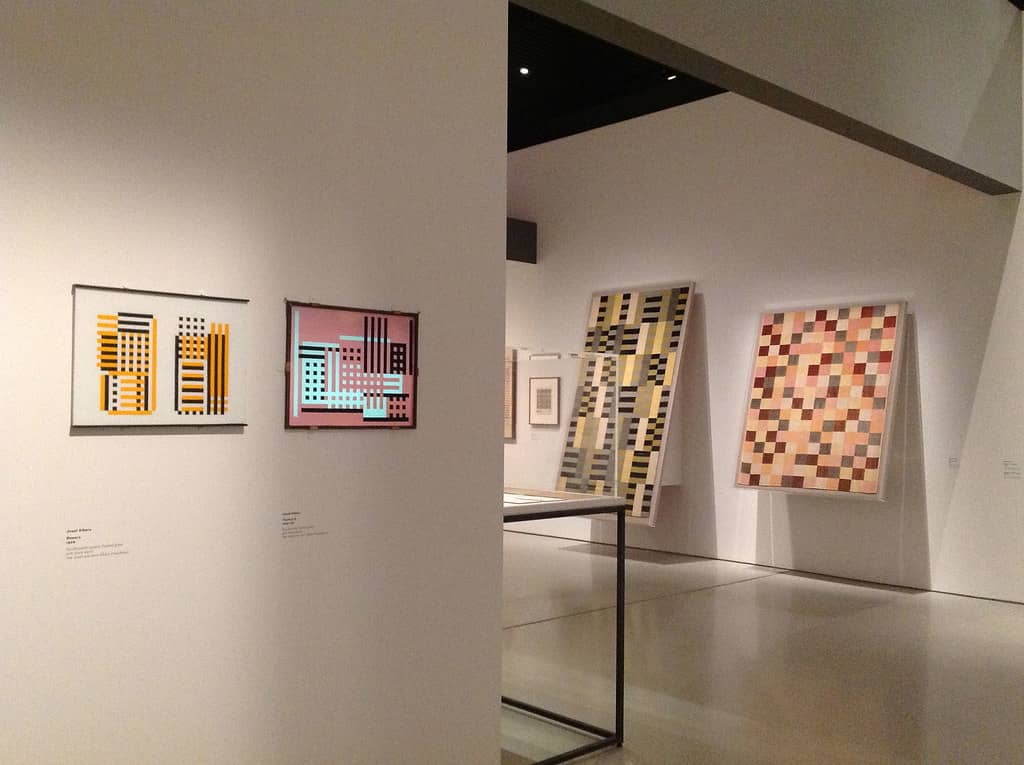 Art Galleries & Exhibitions