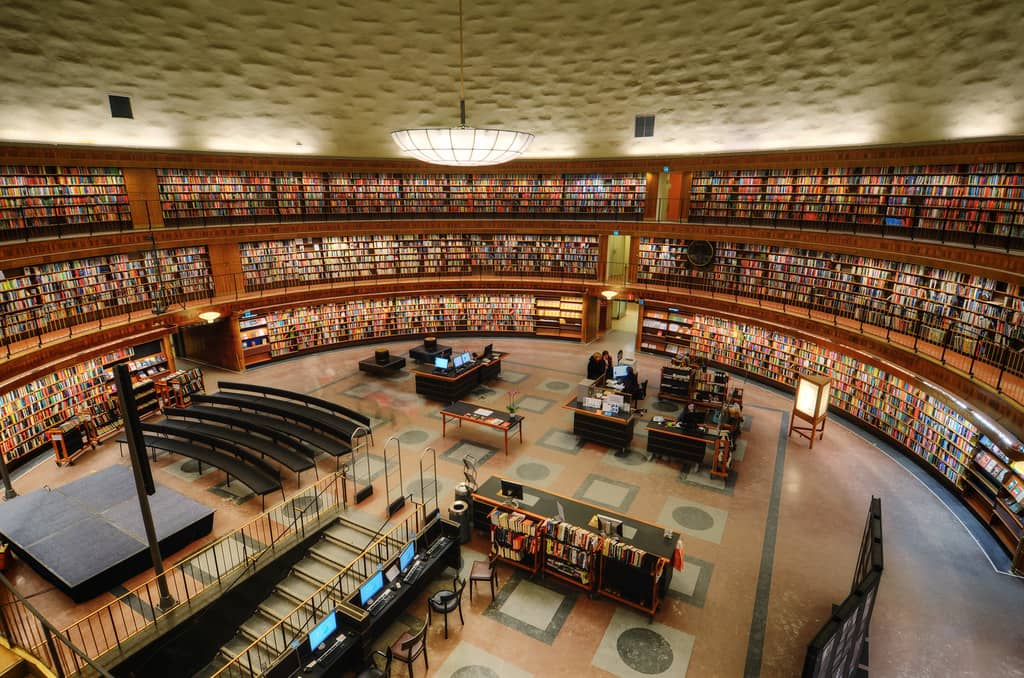 Public Library (IJspaleis)