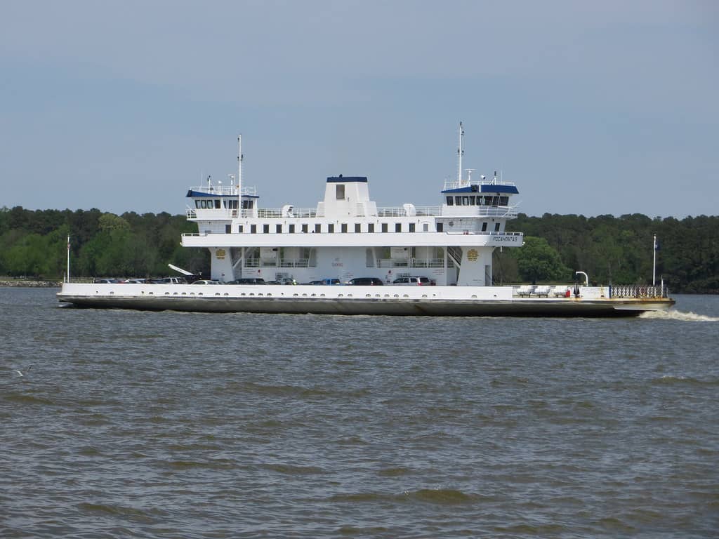 Jamestown-Scotland Ferry
