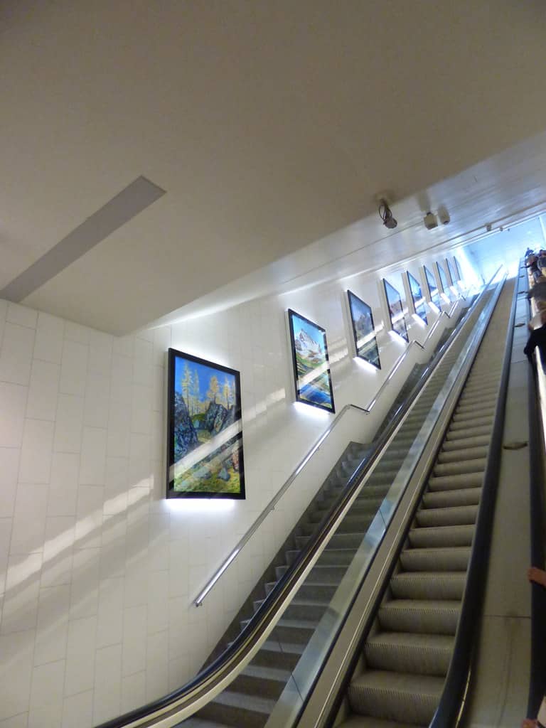 Artistic Escalator Experience